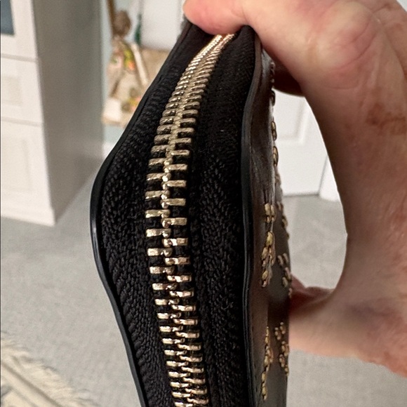 Coach New York Black Zip Around Accordion Wallet with Gold Studs - Picture 8 of 12